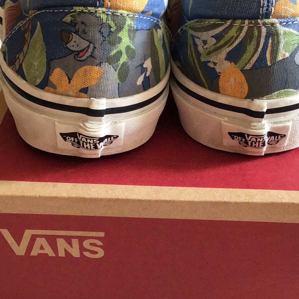 Vans Disney limited edition highly collectible jungle book sneakers tennis shoe - Picture 4 of 6